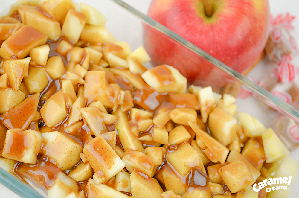 The BEST homemade caramel apple crisp recipe!