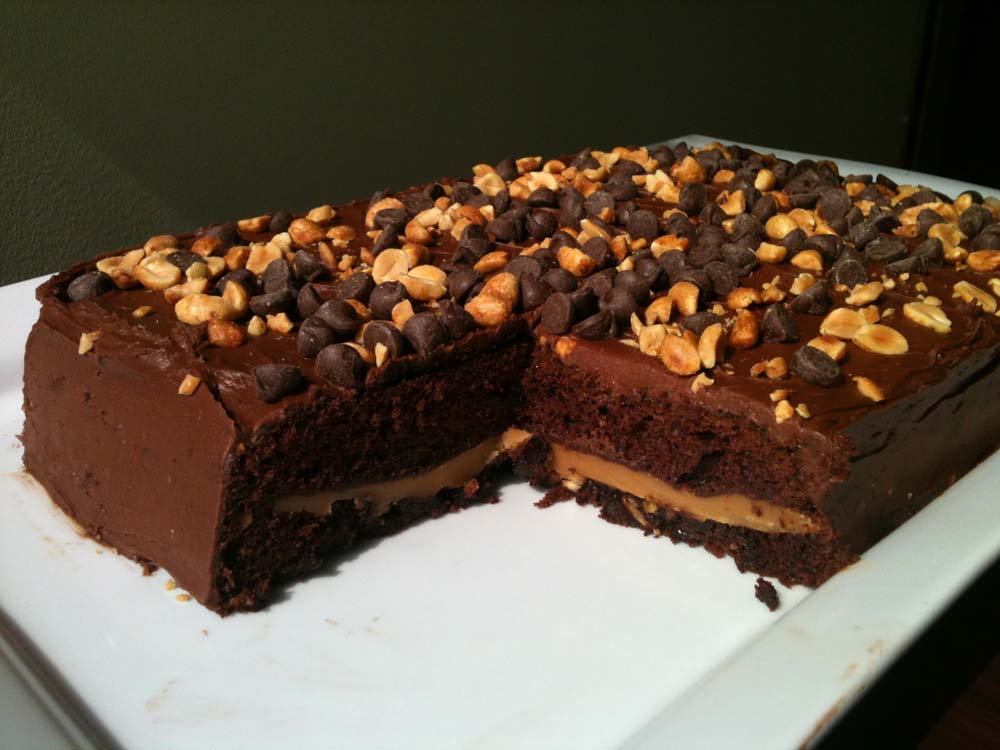 turtle-cake-recipe-peanuts-chocolate-caramel-01